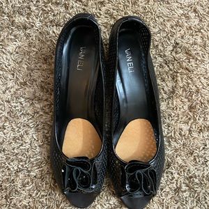 Van Eli Brand Size 12 Black Wedge Heel
